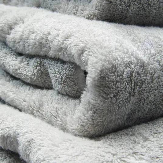Hug Bamboo Hand Towel – Soft, Sustainable Luxury in Light Gray