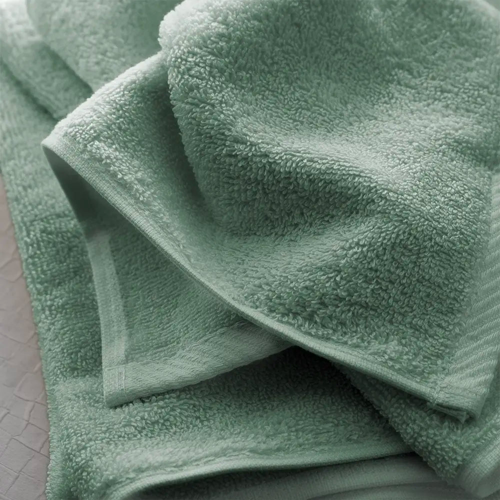 Classic Cotton Hand Towel 500gsm – Soft, Durable & Quick-Drying (Green)