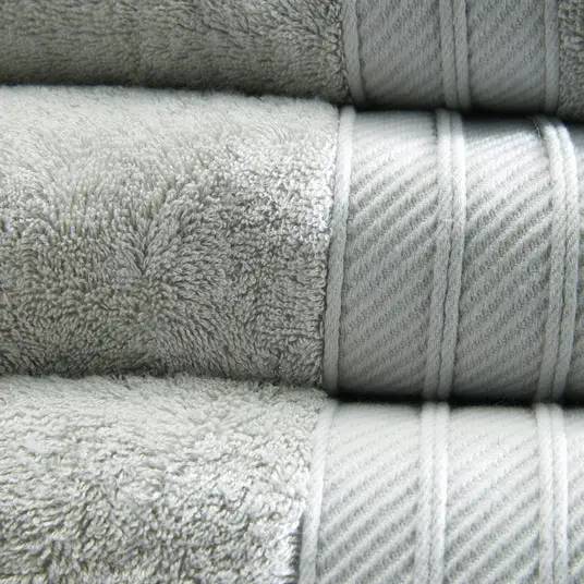 Hug Bamboo Hand Towel – Soft, Sustainable Luxury in Light Gray