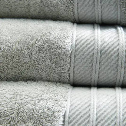 Hug Bamboo Hand Towel – Soft, Sustainable Luxury in Light Gray