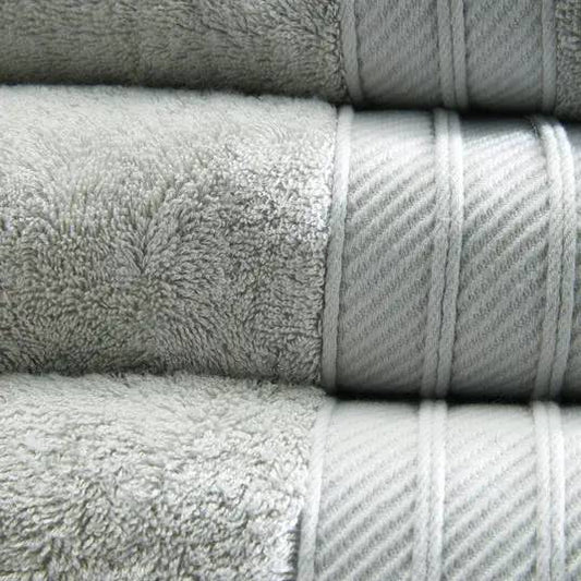 Hug Bamboo Hand Towel – Soft, Sustainable Luxury in Light Gray